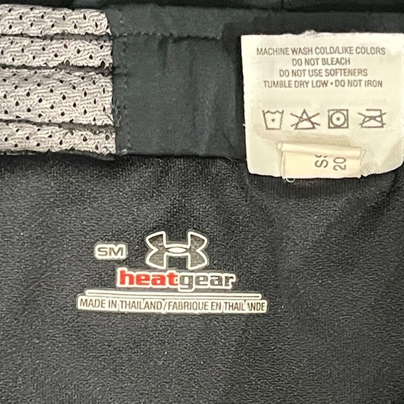 Under Armour Women's Heatgear Shorts Size S - Picture 3 of 3